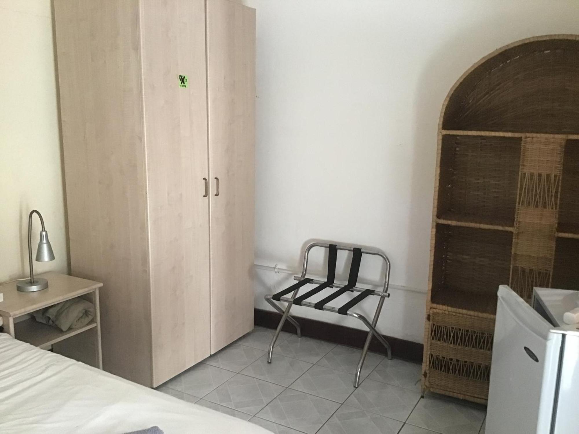 Anns Guesthouse Bakaugambia Kültér fotó