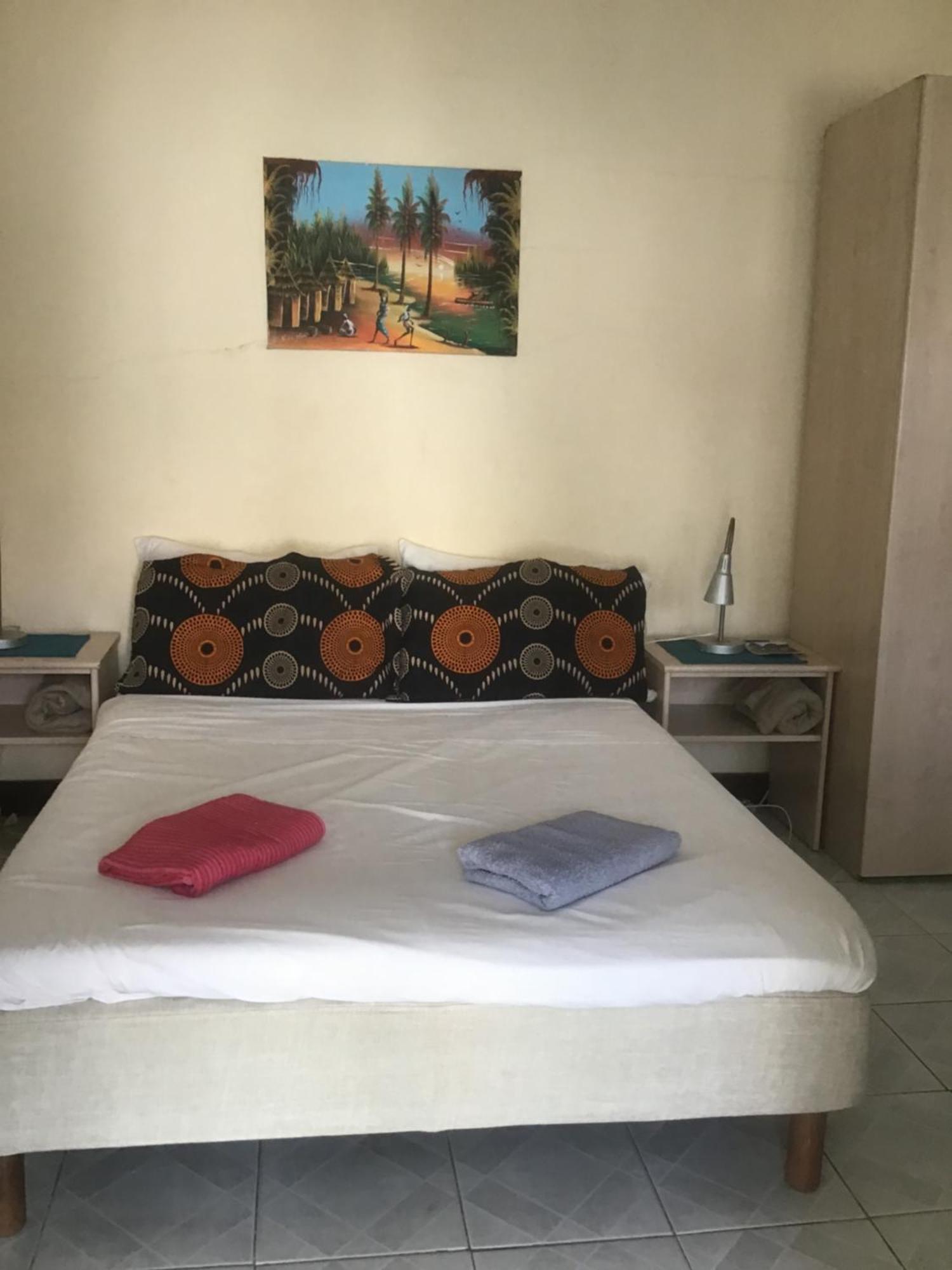 Anns Guesthouse Bakaugambia Kültér fotó