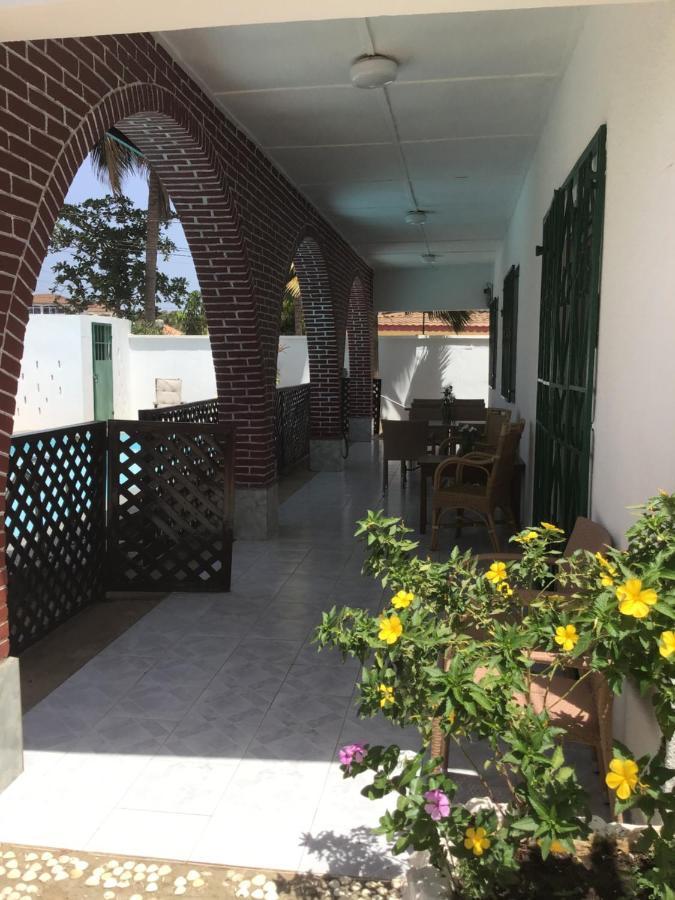 Anns Guesthouse Bakaugambia Kültér fotó